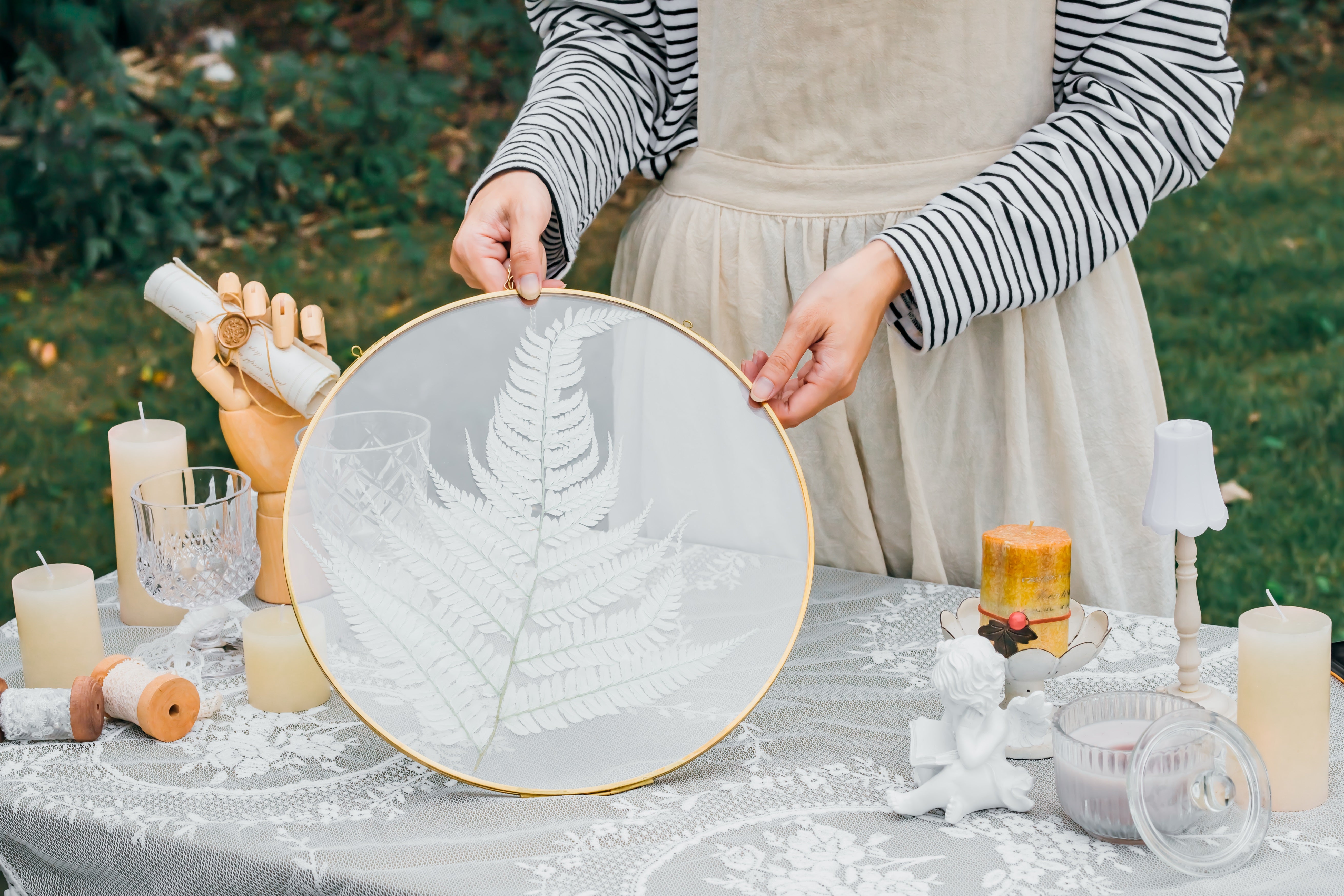 Round 6", 7" 10" 12" gold herbarium brass glass frame, Brass and Glass - NCYPgarden