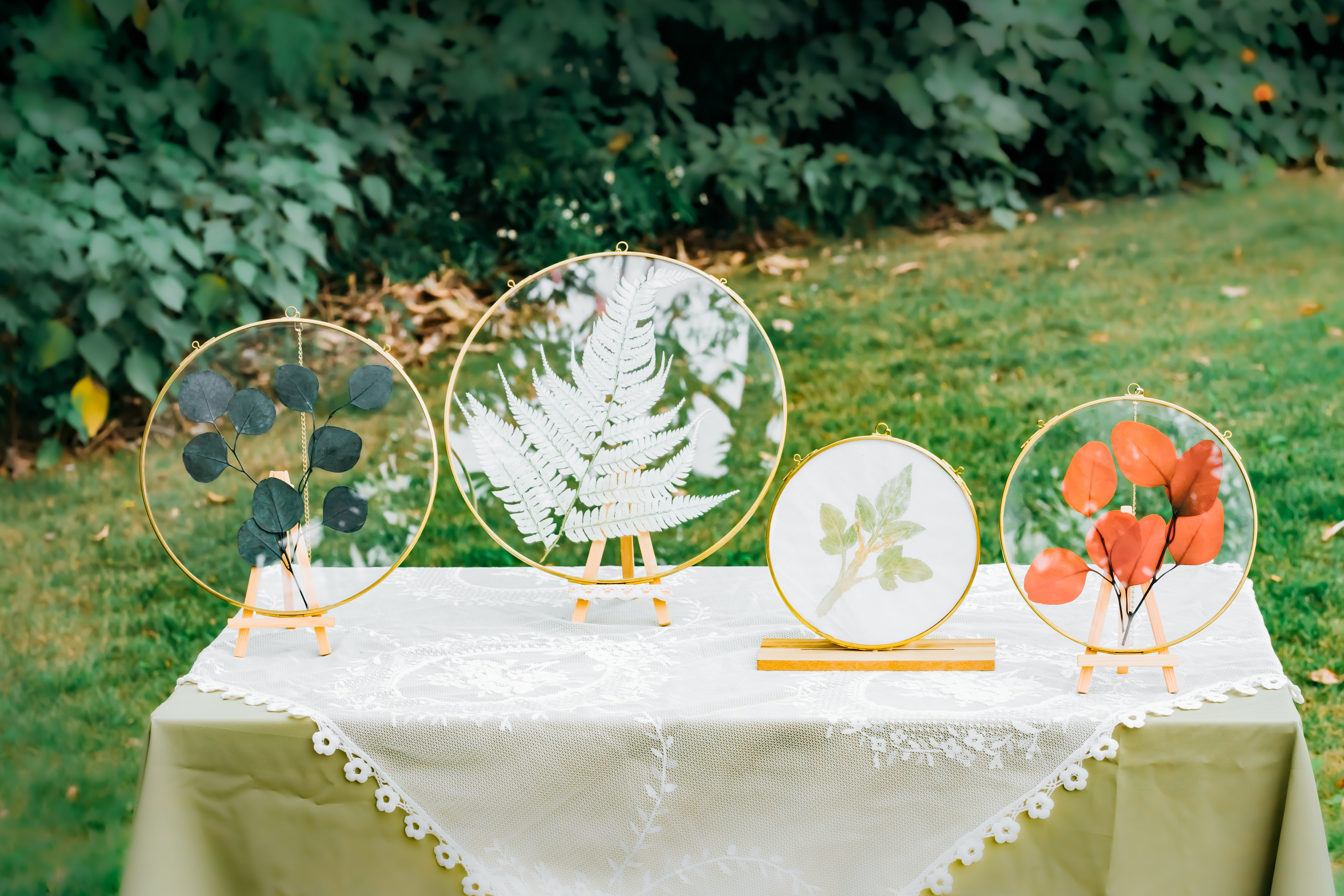 Round 6", 7" 10" 12" gold herbarium brass glass frame, Brass and Glass - NCYPgarden