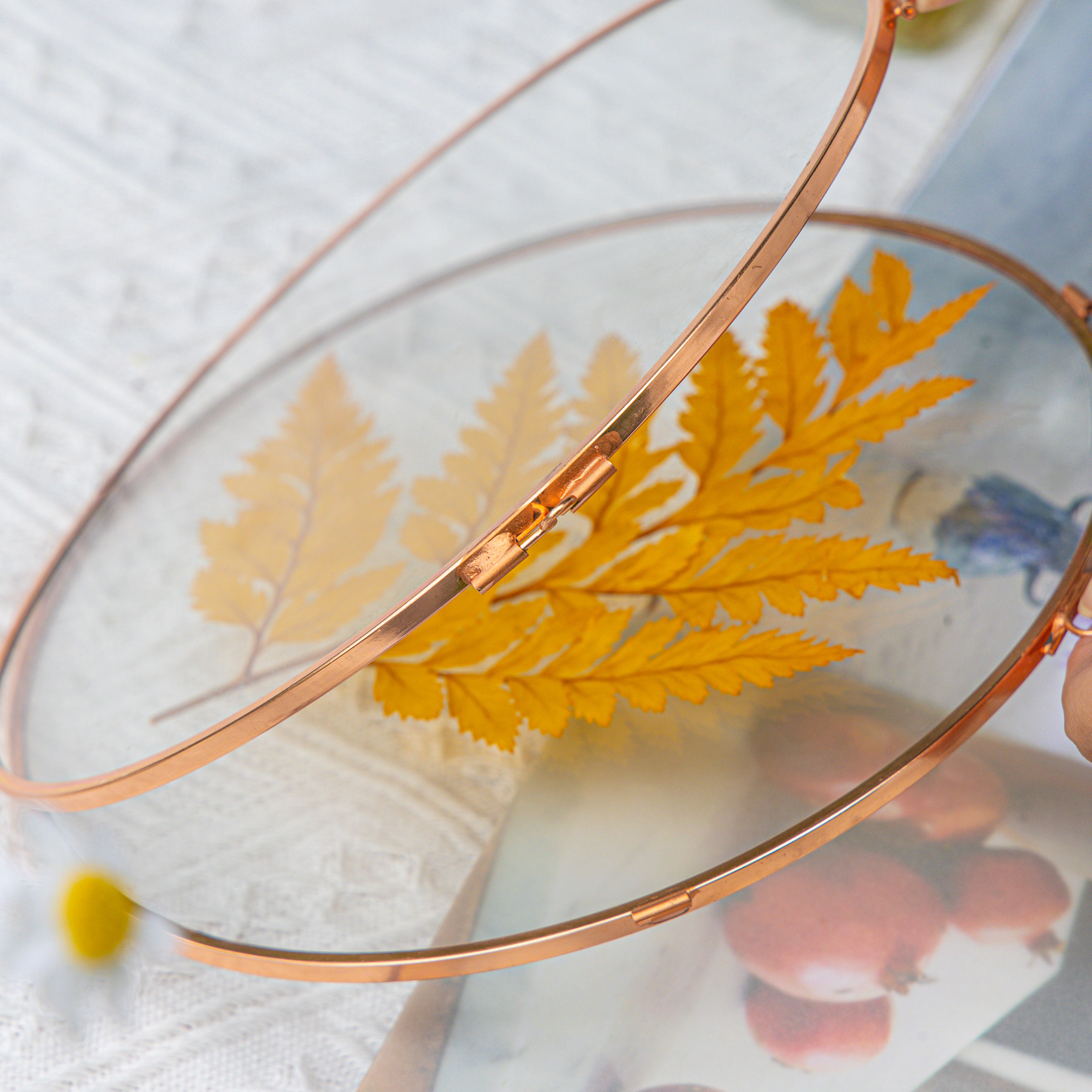 Handmade 7'' Rose Gold Wall Hanging Photo Frame, Pressed Flower Frame, Glass Photo Frame, Wall Decor Housewarming Gift - NCYPgarden