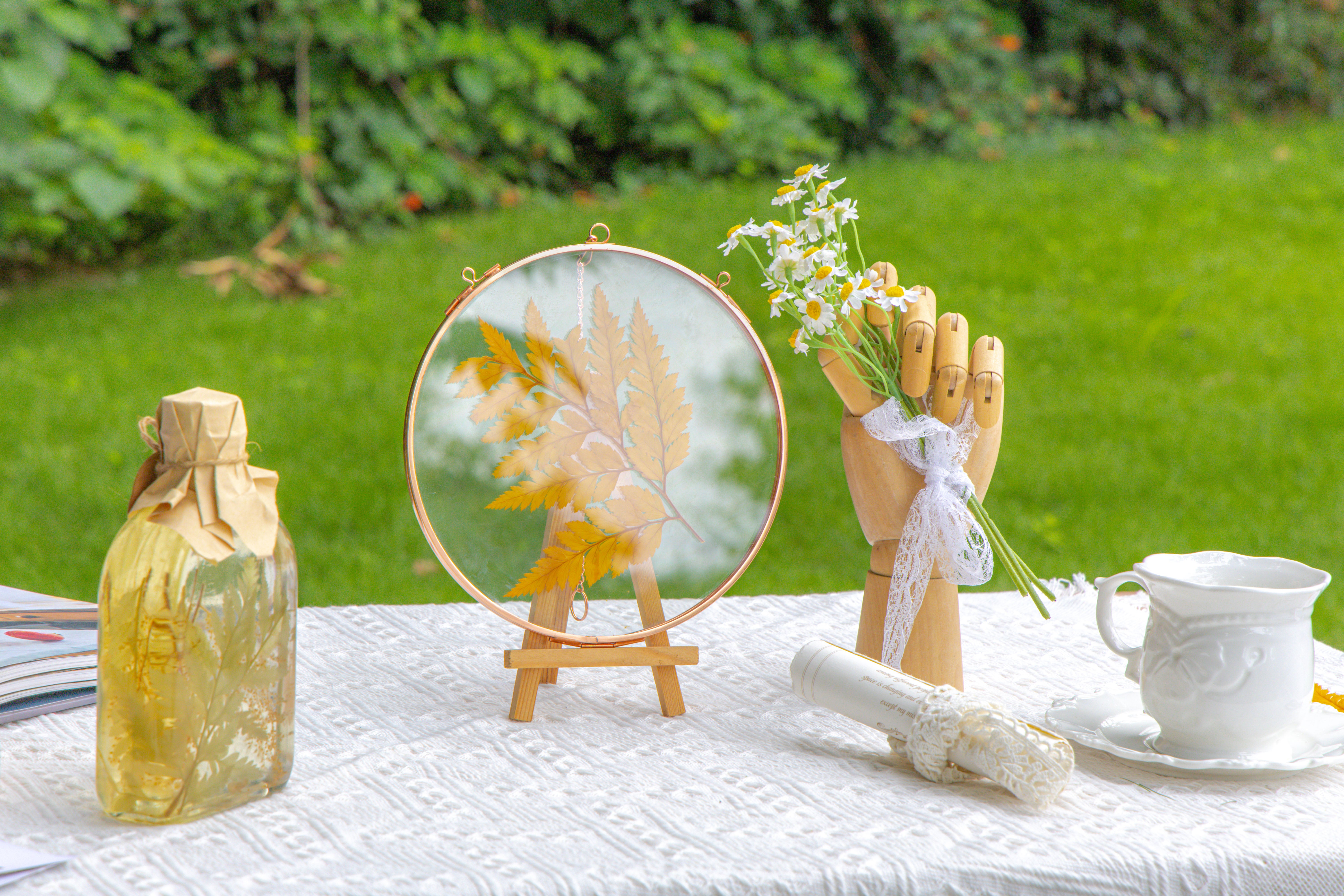 Handmade 7'' Rose Gold Wall Hanging Photo Frame, Pressed Flower Frame, Glass Photo Frame, Wall Decor Housewarming Gift - NCYPgarden