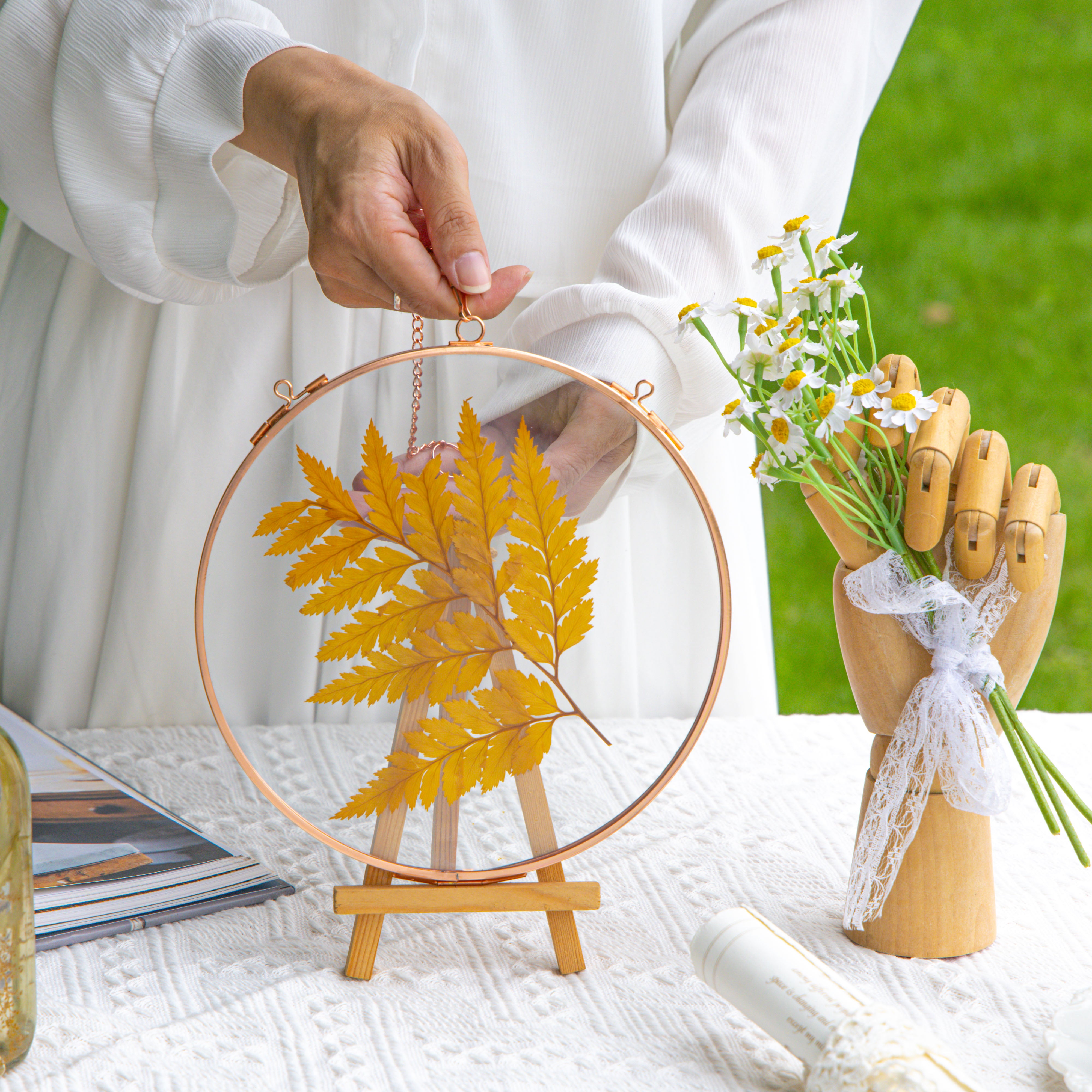 Handmade 7'' Rose Gold Wall Hanging Photo Frame, Pressed Flower Frame, Glass Photo Frame, Wall Decor Housewarming Gift - NCYPgarden