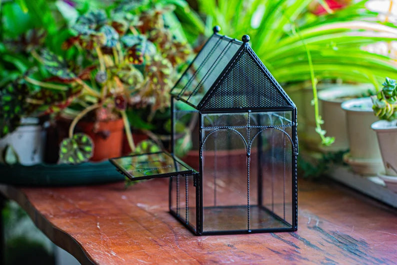 Handmade Twisted Wire House Shape Glass Geometric Terrarium with LED Light Set, Snail Jumping Spider Enclosure, Insect Container Set - NCYPgarden