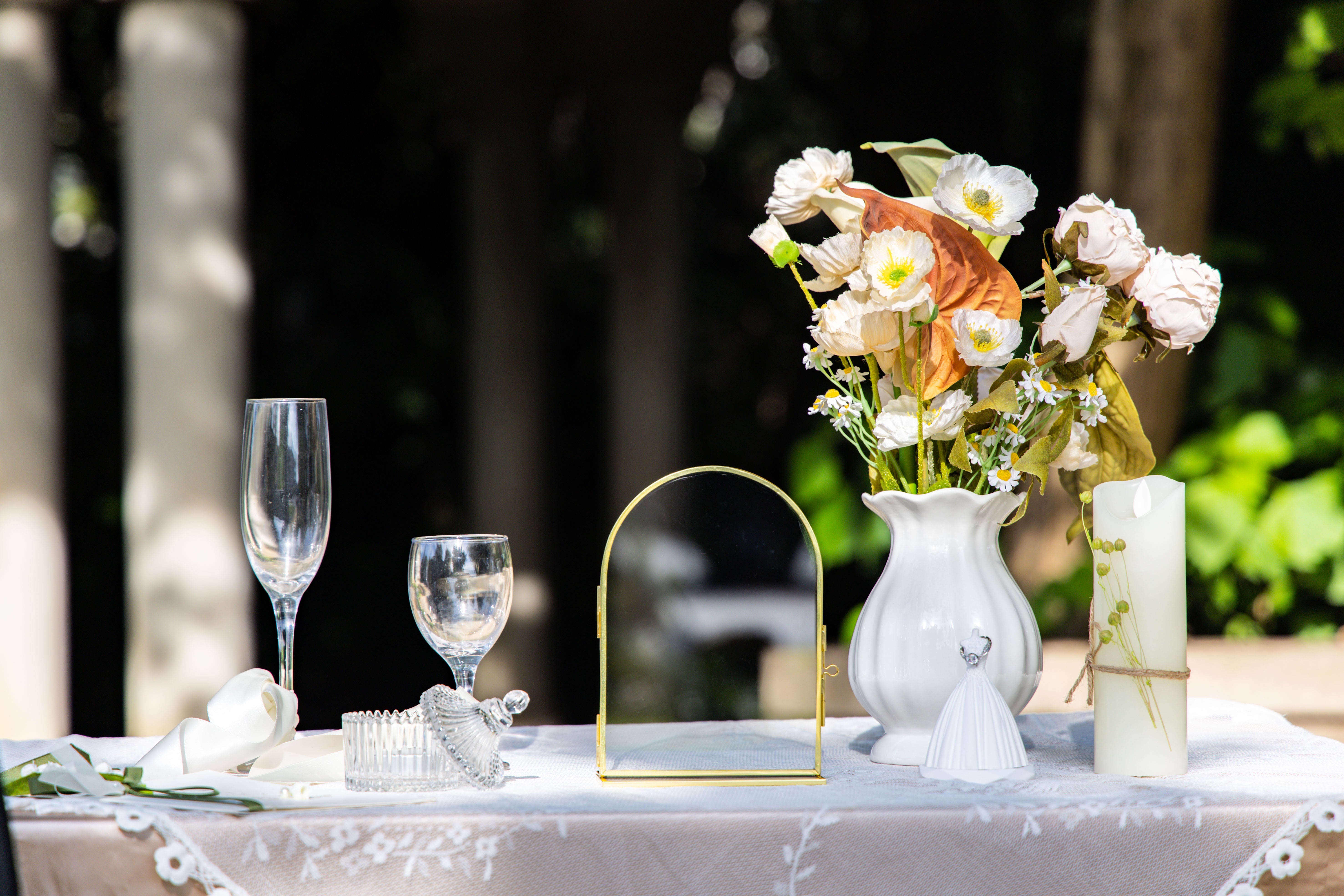 5x7'' Arched Brass and Double Glass Frame,  for Pressed Flowers, Table Number Holder - NCYPgarden