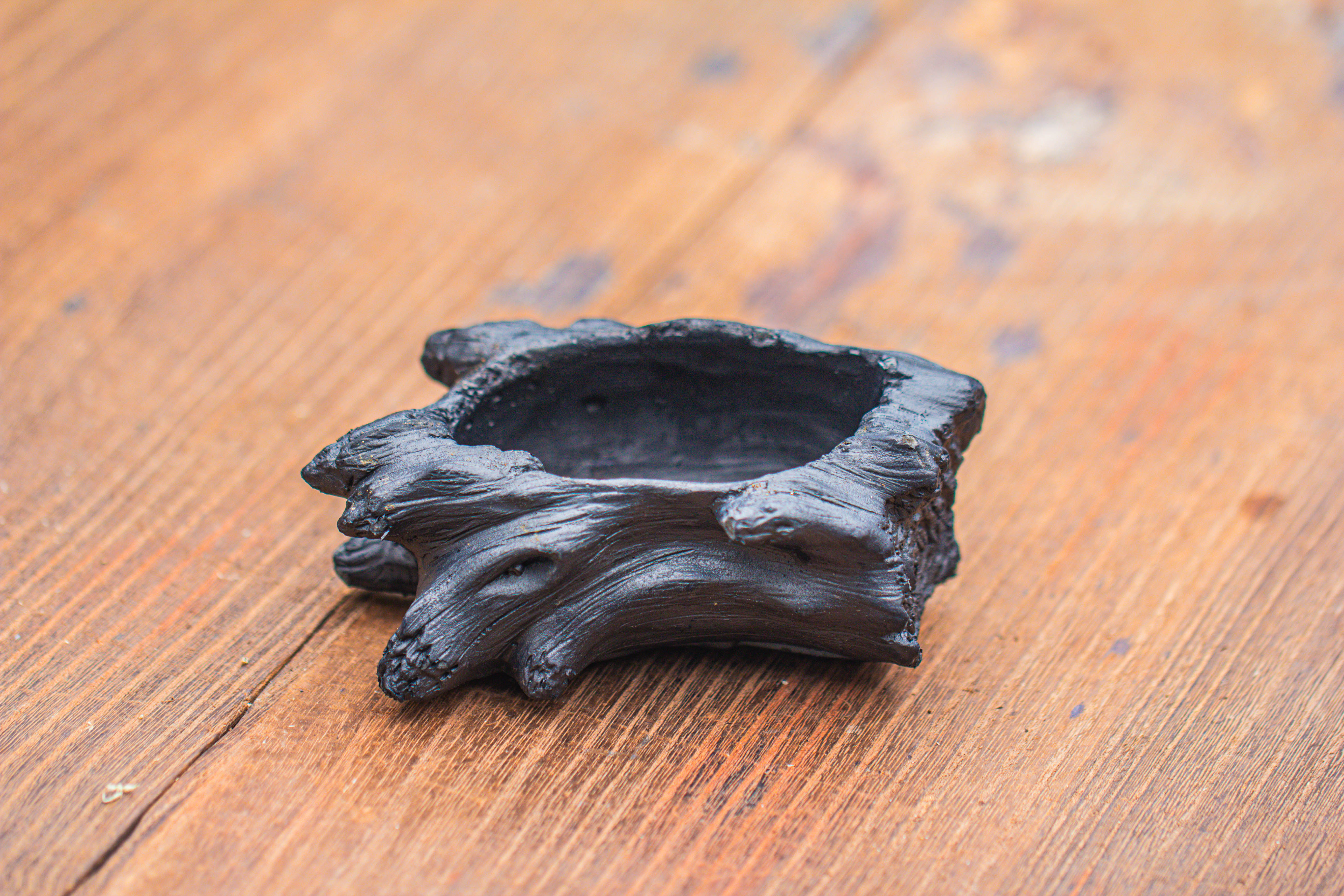 NCYP Vintage House Shape Tin and Glass Geometric Terrarium, with side door, with Mesh / vent holes for small Insects Pet building set - NCYPgarden