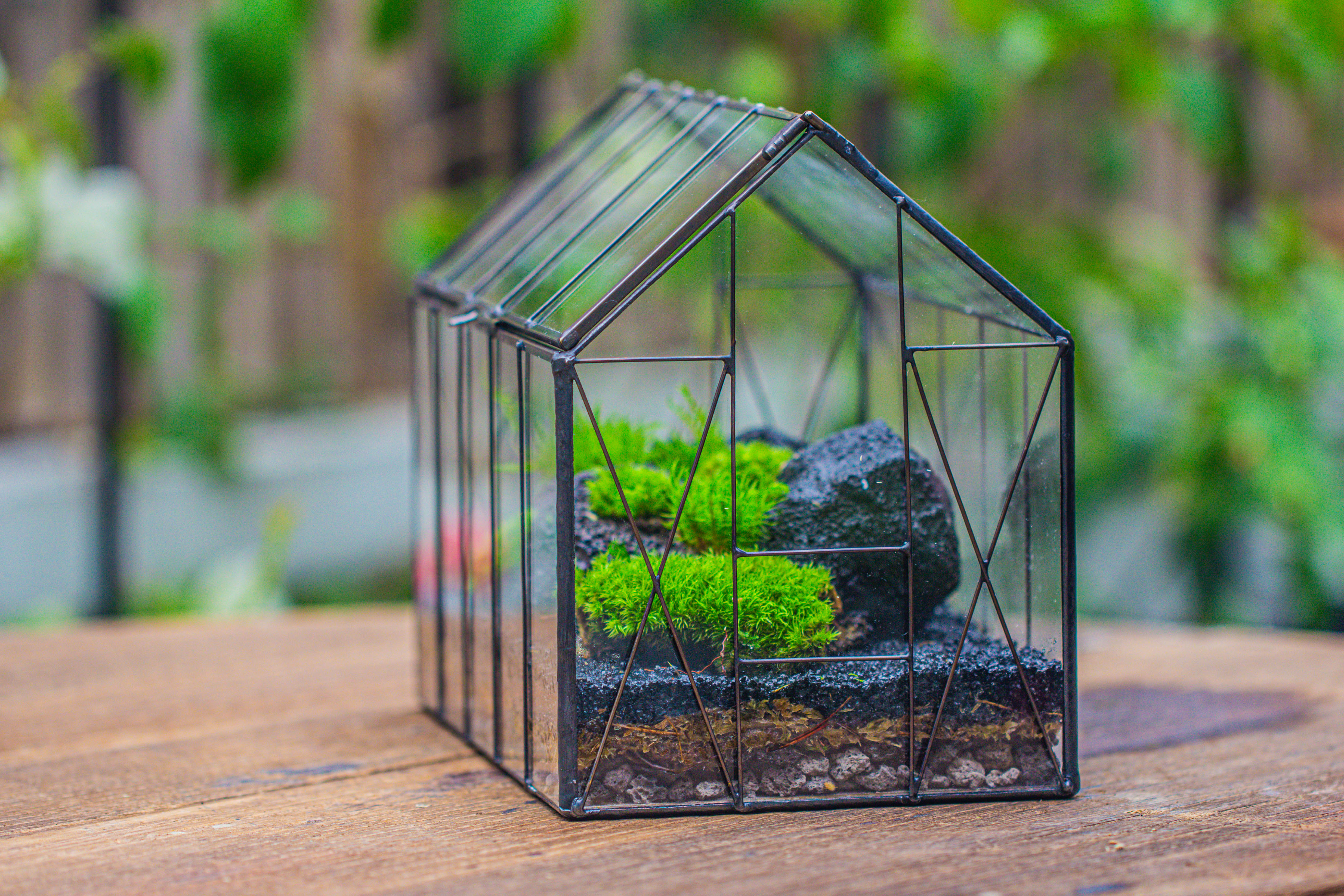 房子上开门 谷仓 黑火山岩 - NCYPgarden