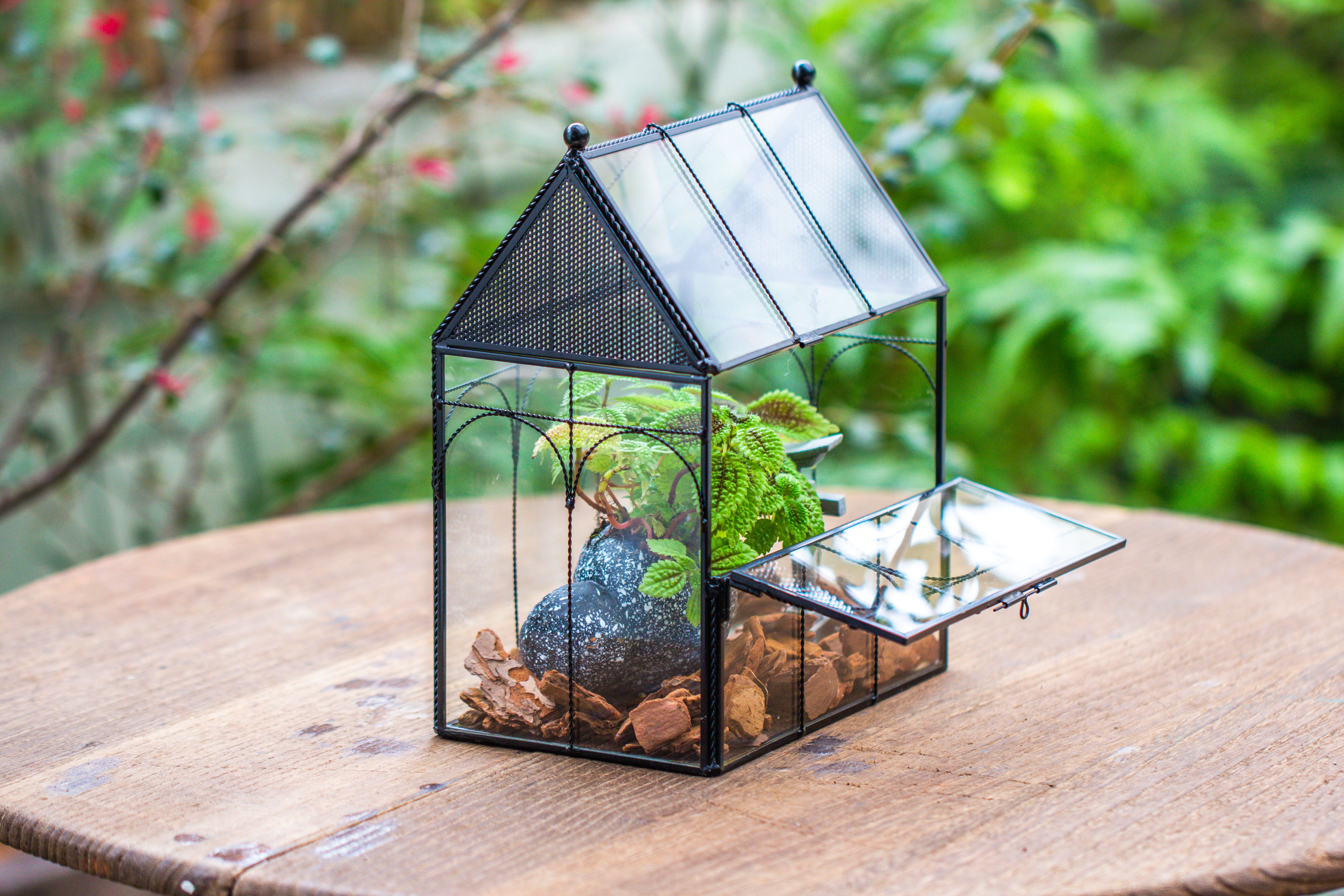 NCYP Vintage House Shape Glass Geometric Terrarium, with side door, with Mesh vent holes for small Insects Pet - NCYPgarden